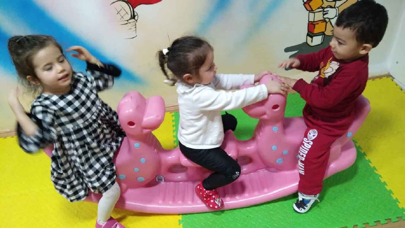 https://www.festivalanaokulu.com/wp-content/uploads/2018/12/Sisli-Festival-Anaokulu-Civciler-Kres-Sinifi-7-1366x768.jpg